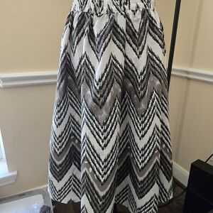 Stylish Black and White Chevron Skirt